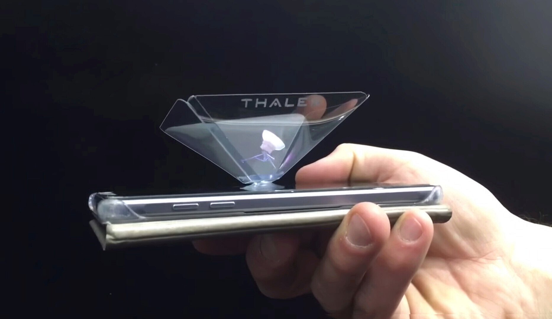 Hologramme 3d smartphone Thalès salon du Bourget
