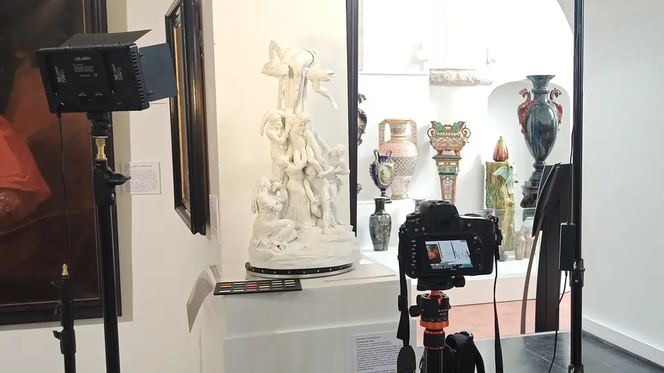 lighting of a collection item for a photogrammetry capture